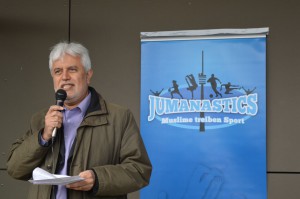 Der Vorsitzende der Islamischen Gemeisnchaft Baden-Württemberg begrüßt die Jumanastics